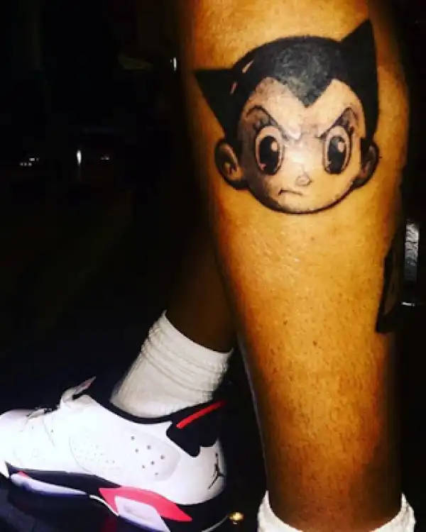 Chris Brown Shows Off His Weird Leg Tattoos [See Photos]
